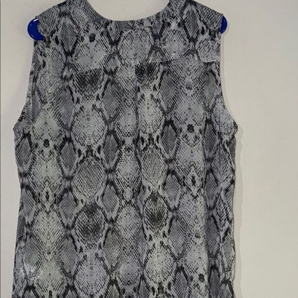 Apt. 9 Gray and Black Sleeveless Blouse - Picture 7 of 11